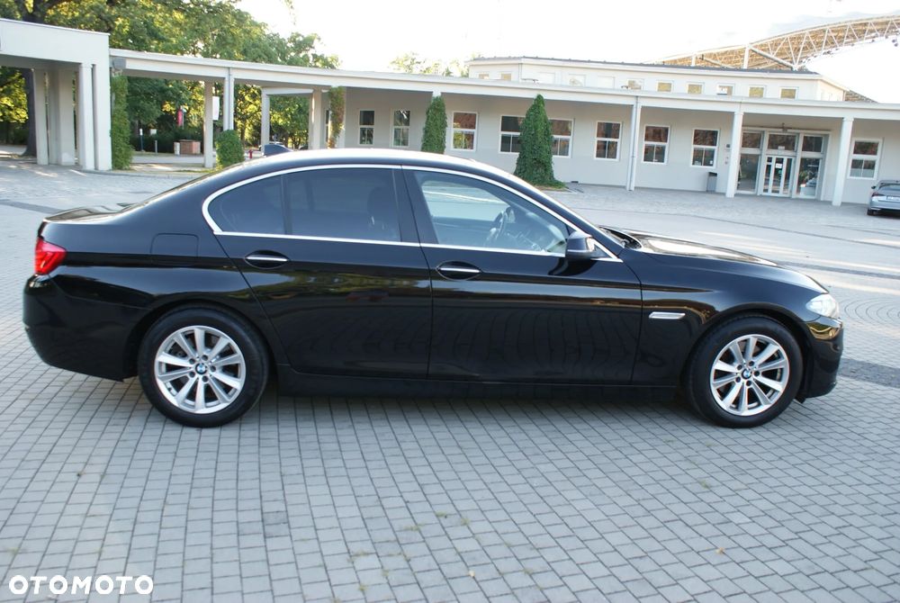 BMW Seria 5 528i Sport-Aut Luxury Line - 5