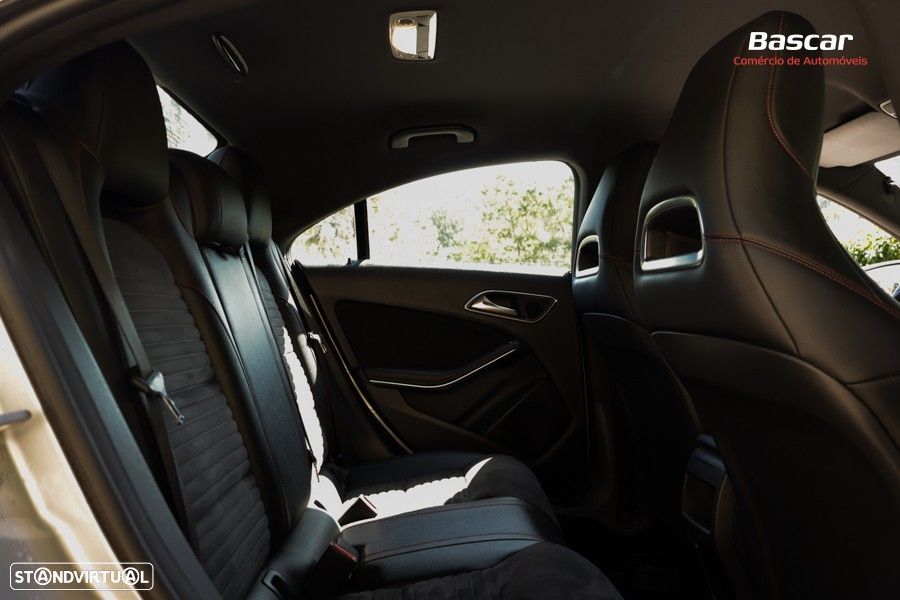 Mercedes-Benz CLA 200 d AMG Line - 24