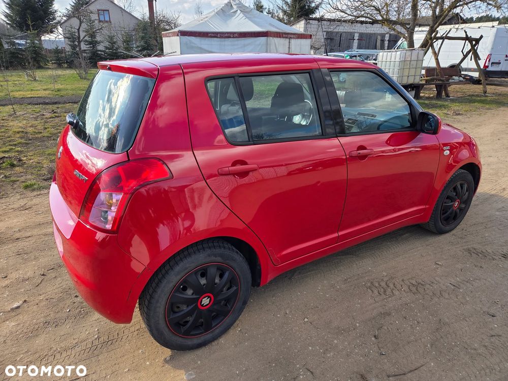 Suzuki Swift 1.3 DDiS Comfort - 4