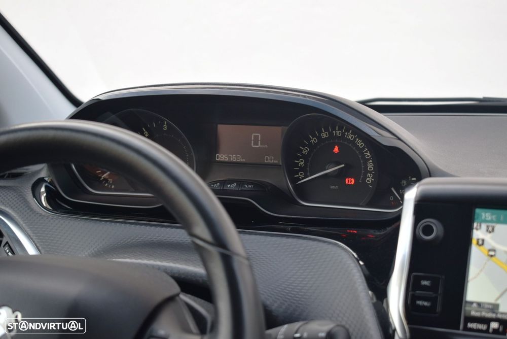 Peugeot 208 1.5 BlueHDi Signature - 10