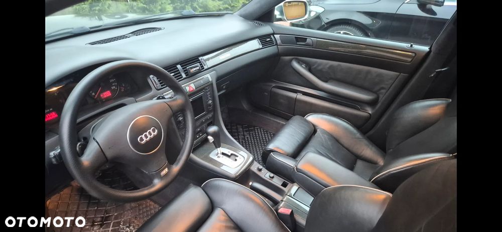 Audi RS6 Avant Standard - 11