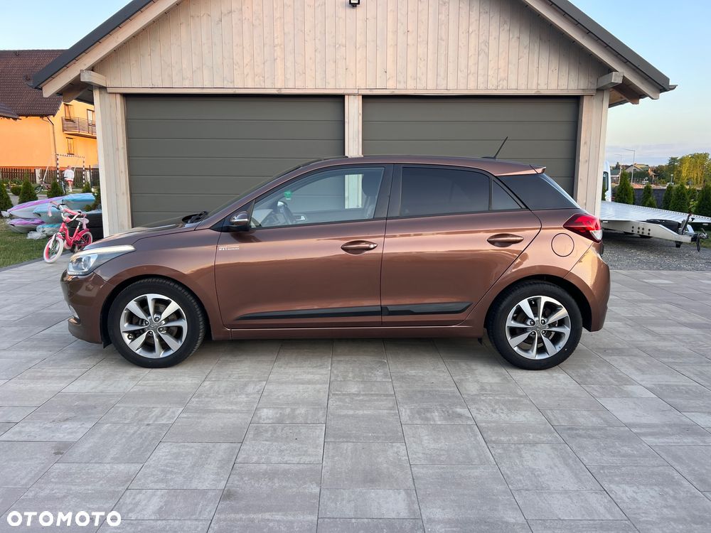 Hyundai i20 1.1 CRDi YES Gold - 29