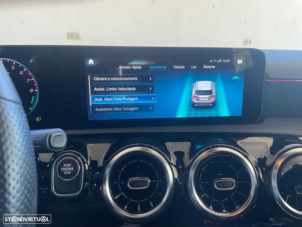 Mercedes-Benz A 250 e 8G-DCT AMG Line - 36