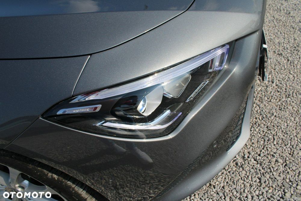 Mercedes-Benz CLA - 33