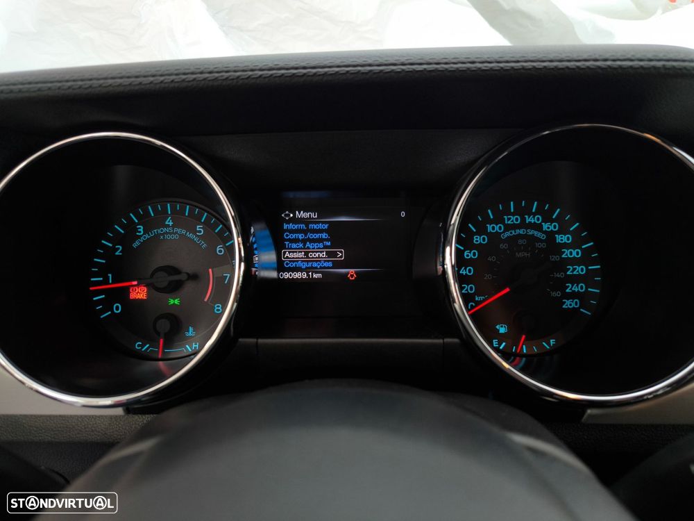 Ford Mustang 2.3i EcoBoost - 22