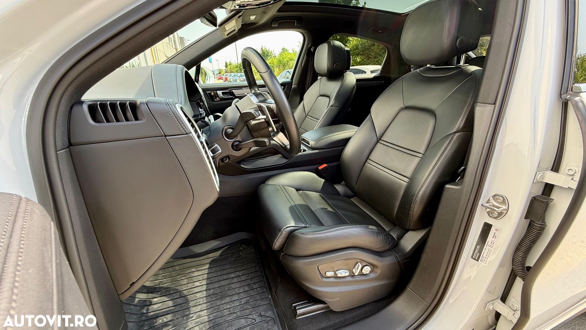 Porsche Cayenne Coupe Standard - 15