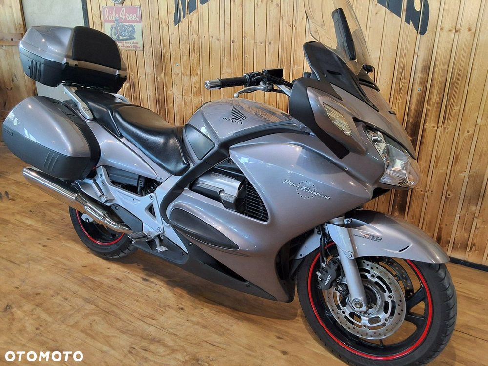 Honda ST - 3