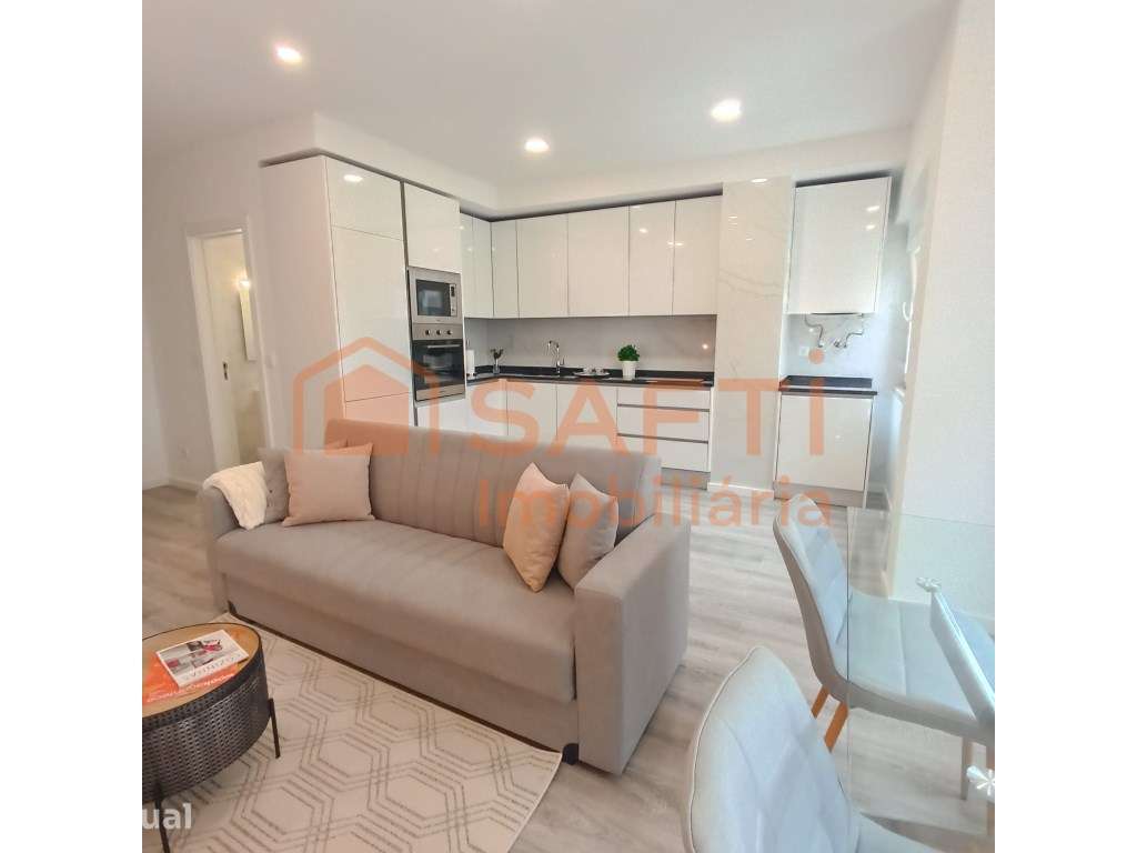 Apartamento T3 com varanda, remodelado e mobilado - Grande imagem: 2/10