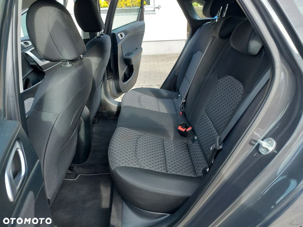 Kia Ceed - 14