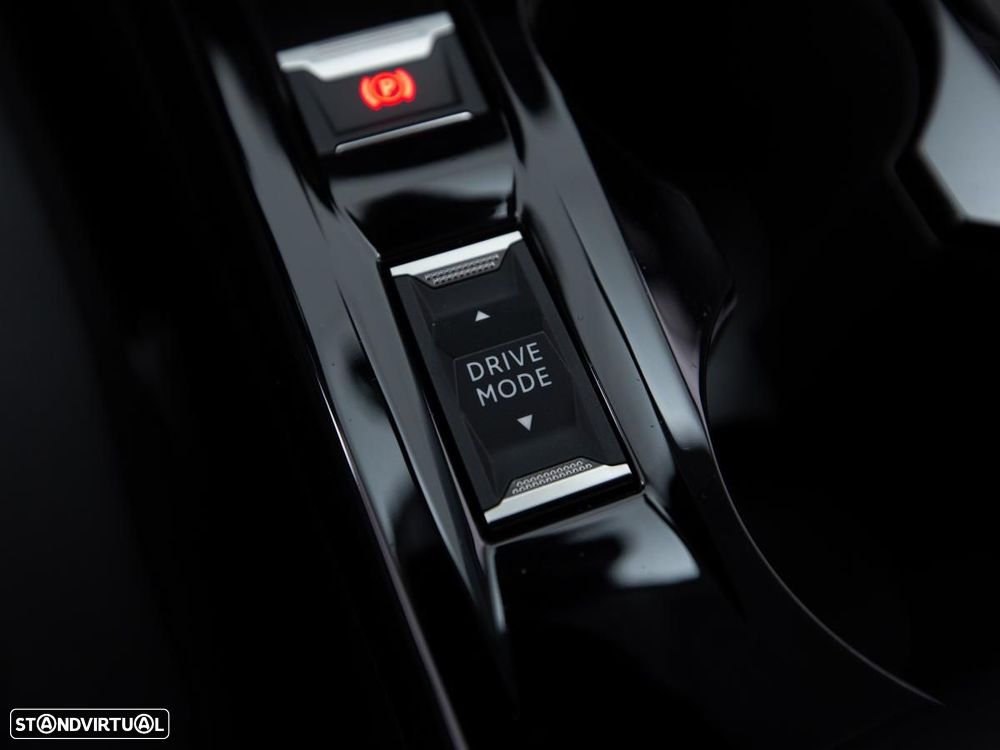 Peugeot 2008 1.5 BlueHDi Allure EAT8 - 20