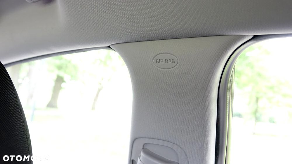 Kia Ceed - 9
