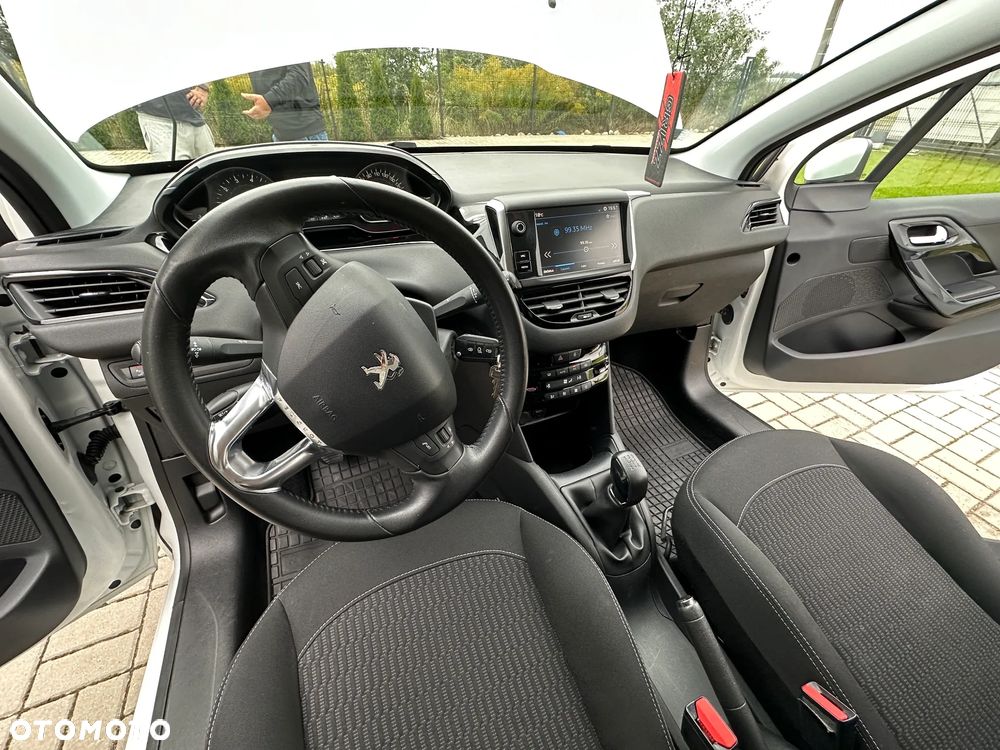 Peugeot 208 1.2 PureTech Allure - 7