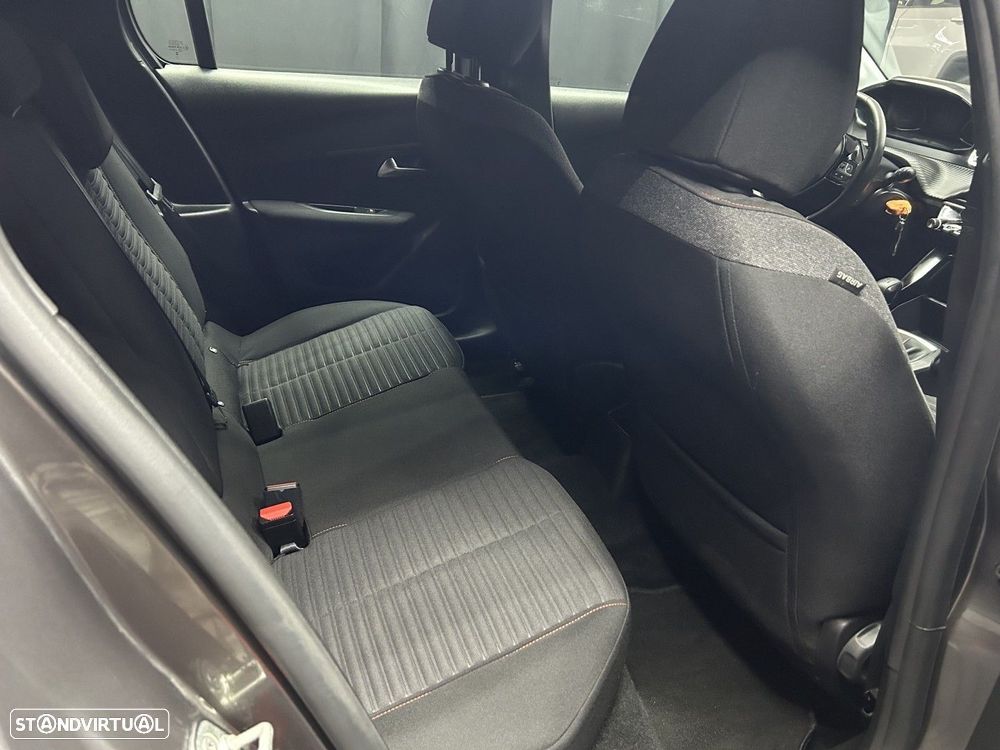 Peugeot 208 1.2 PureTech Active Pack - 12