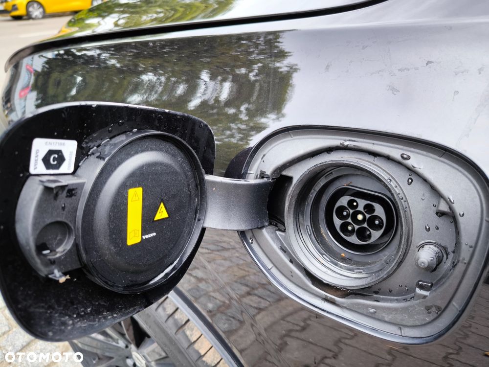 Volvo XC 60 T8 Plug-In Hybrid AWD Ultra Black Edition - 39
