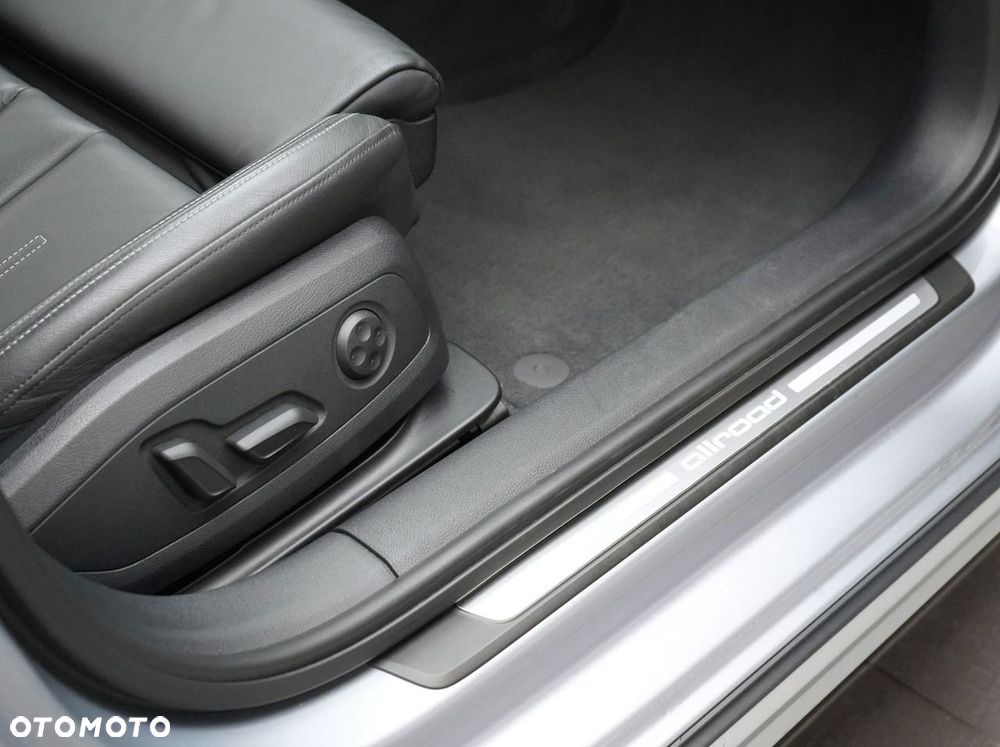 Audi A4 Allroad - 30