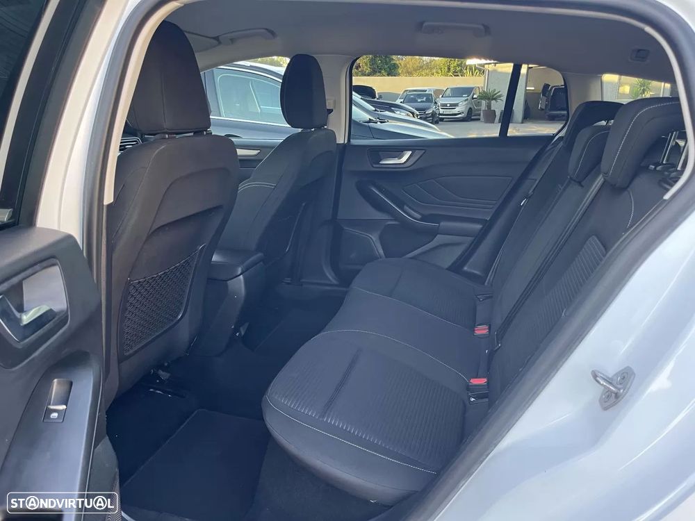 Ford Focus SW 1.5 EcoBlue S&S TITANIUM DESIGN - 41