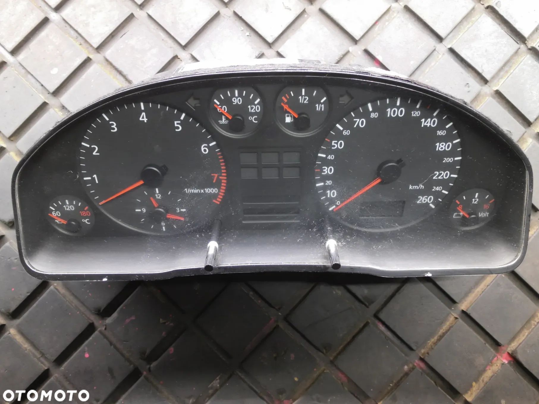LICZNIK AUDI A6 C5 4B0919860P 2.4 V6 EUROPA - 1