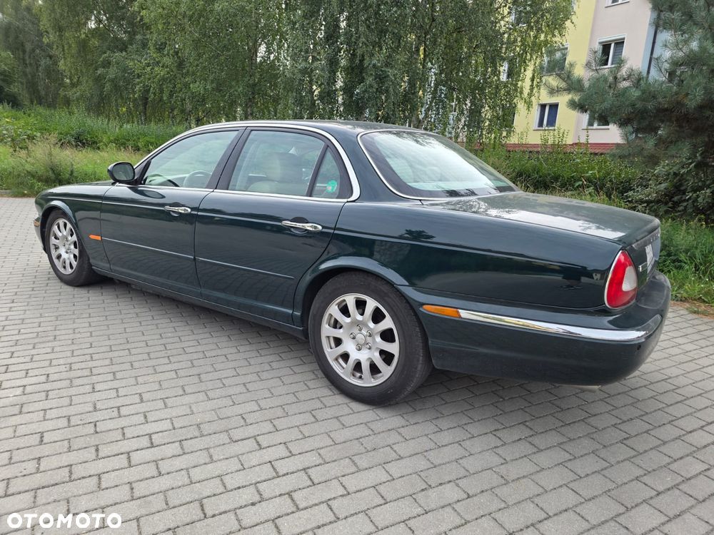 Jaguar XJ - 4