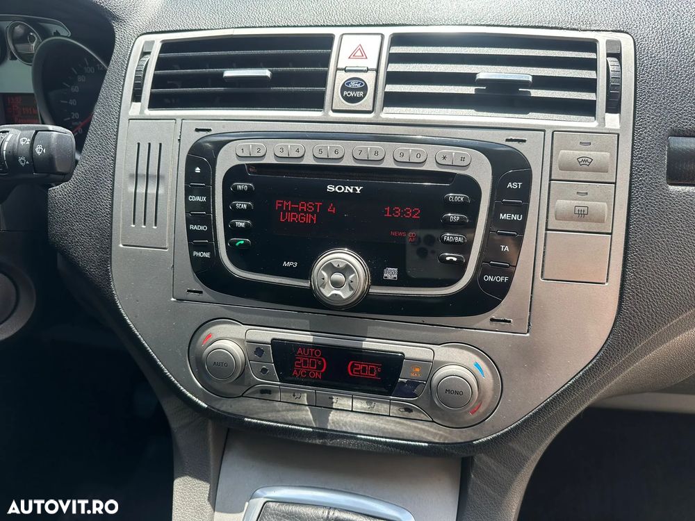 Ford Kuga 2.0 TDCi 4x4 Titanium - 8
