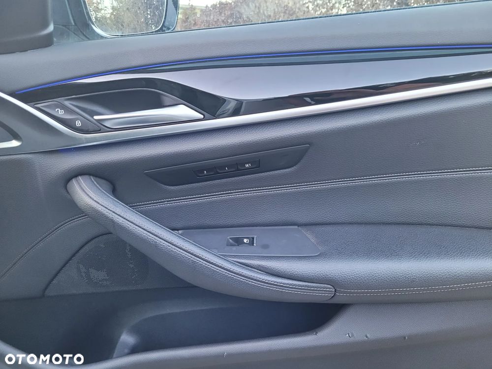 BMW Seria 5 520d xDrive Sport Line - 23