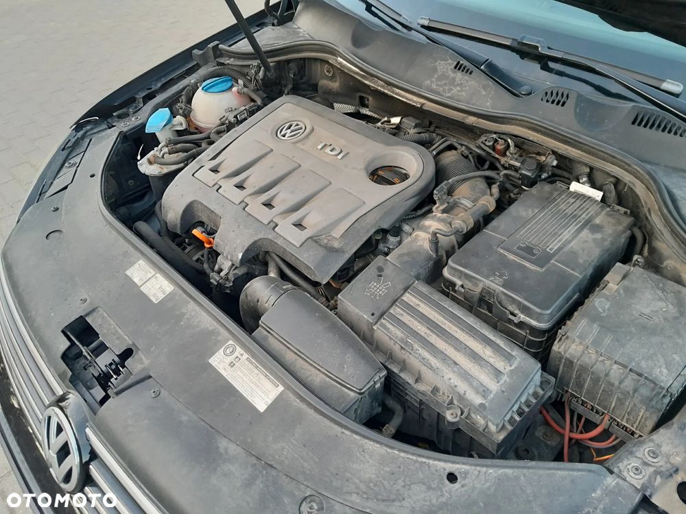 Volkswagen Passat 2.0 Blue TDI SCR Trendline - 23