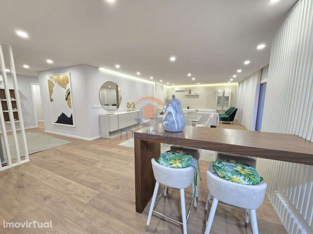 Apartamento T3 c/ Varanda e 2 Parqueamentos | Alverca do Ribatejo, ... - Grande imagem: 4/23