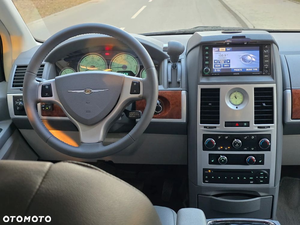 Chrysler Grand Voyager - 28