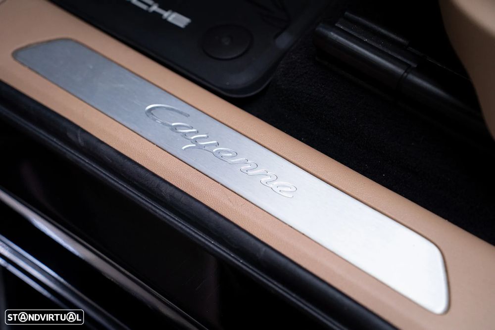 Porsche Cayenne - 18