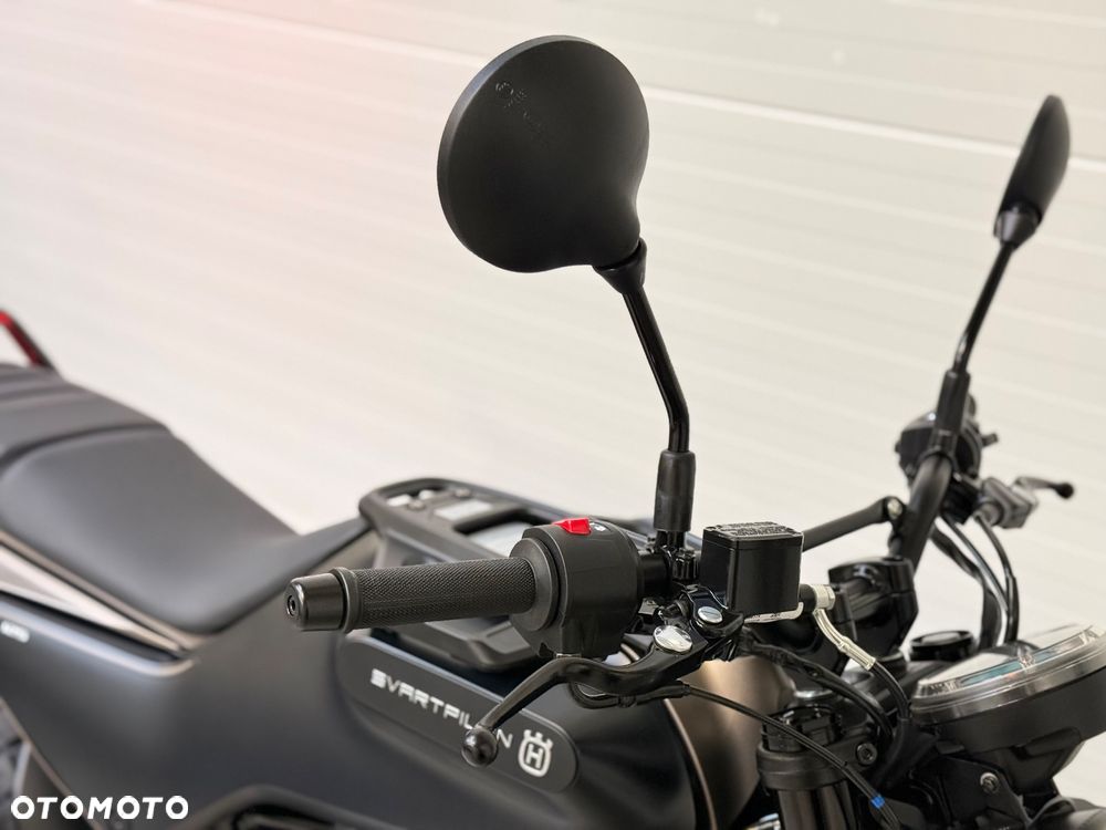 Husqvarna Svartpilen - 12