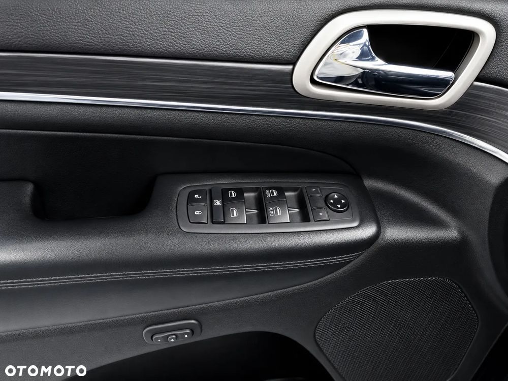 Jeep Grand Cherokee - 13