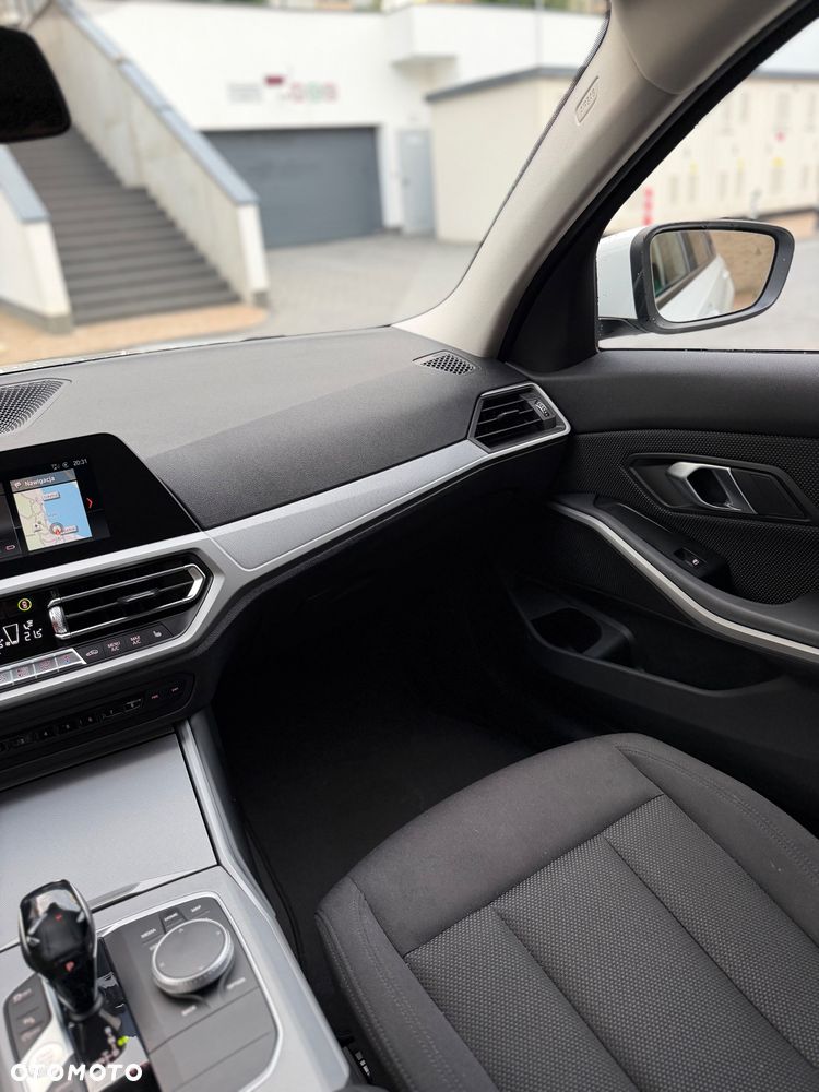 BMW Seria 3 318d Advantage - 19