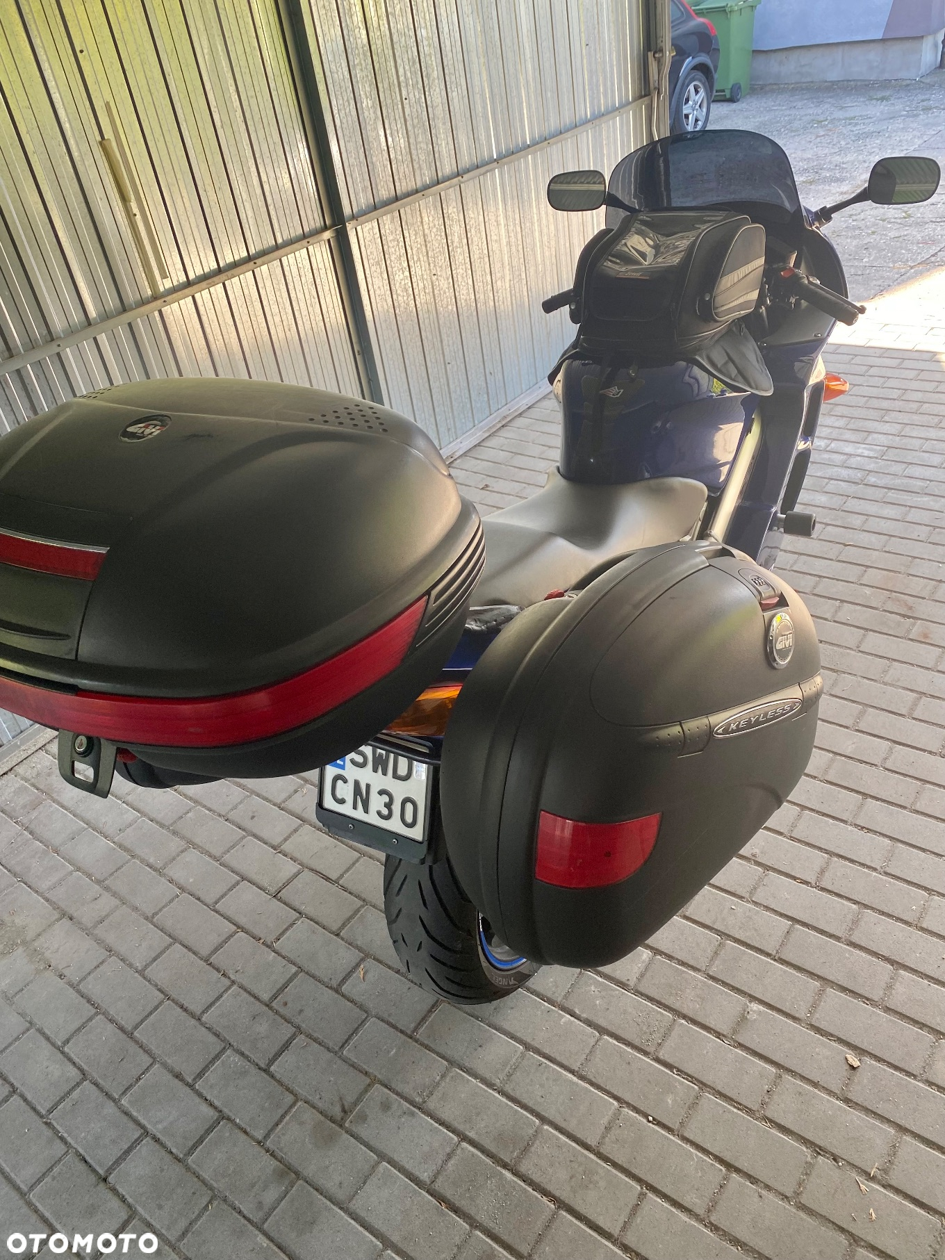 Honda VFR - 4