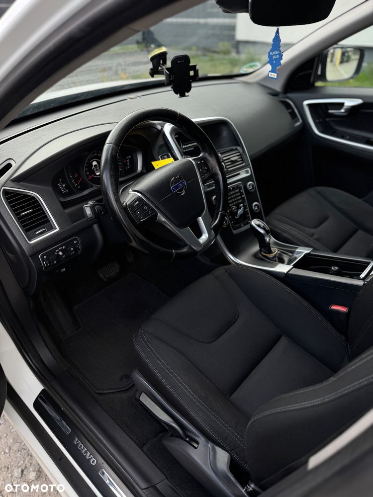 Volvo XC 60 D4 Geartronic Kinetic - 16