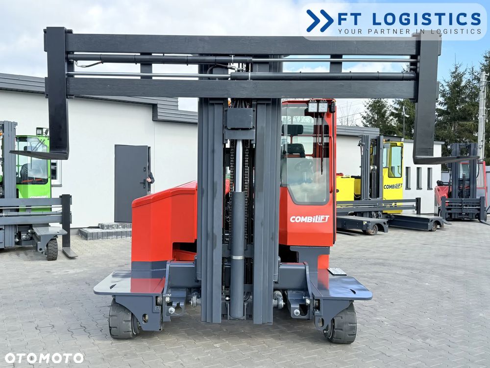 Combilift WÓZEK CZTEROKIERUNKOWY - WIELOKIERUNKOWY | COMBILIFT C3000ET | TYLKO 362 MOTOGODZINY! | ELEKTRYCZNY | TRIPLEX 5940MM | SZEROKI POZYCJONER WIDEŁ 3350MM | WOLNY SKOK | STAN IDEALNY | Szeroka oferta wózków czterokierunkowych i bocznych, dopasowanych do różnorodnych potrzeb i zastosowań - 26