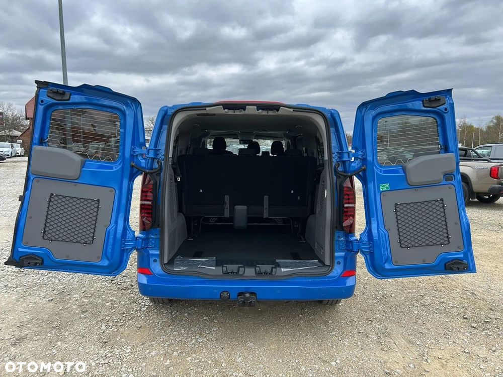 Volkswagen Caravelle - 12