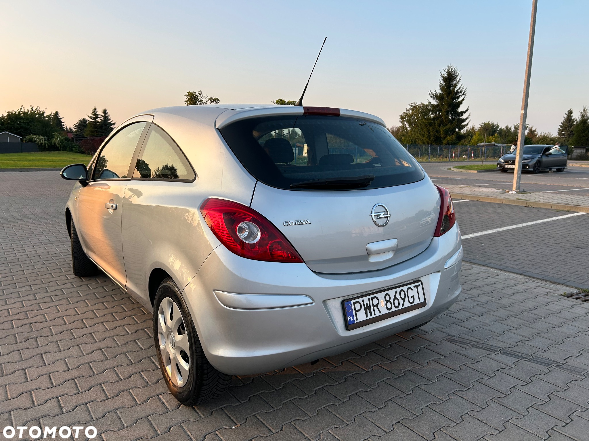 Opel Corsa 1.2 16V Enjoy - 8
