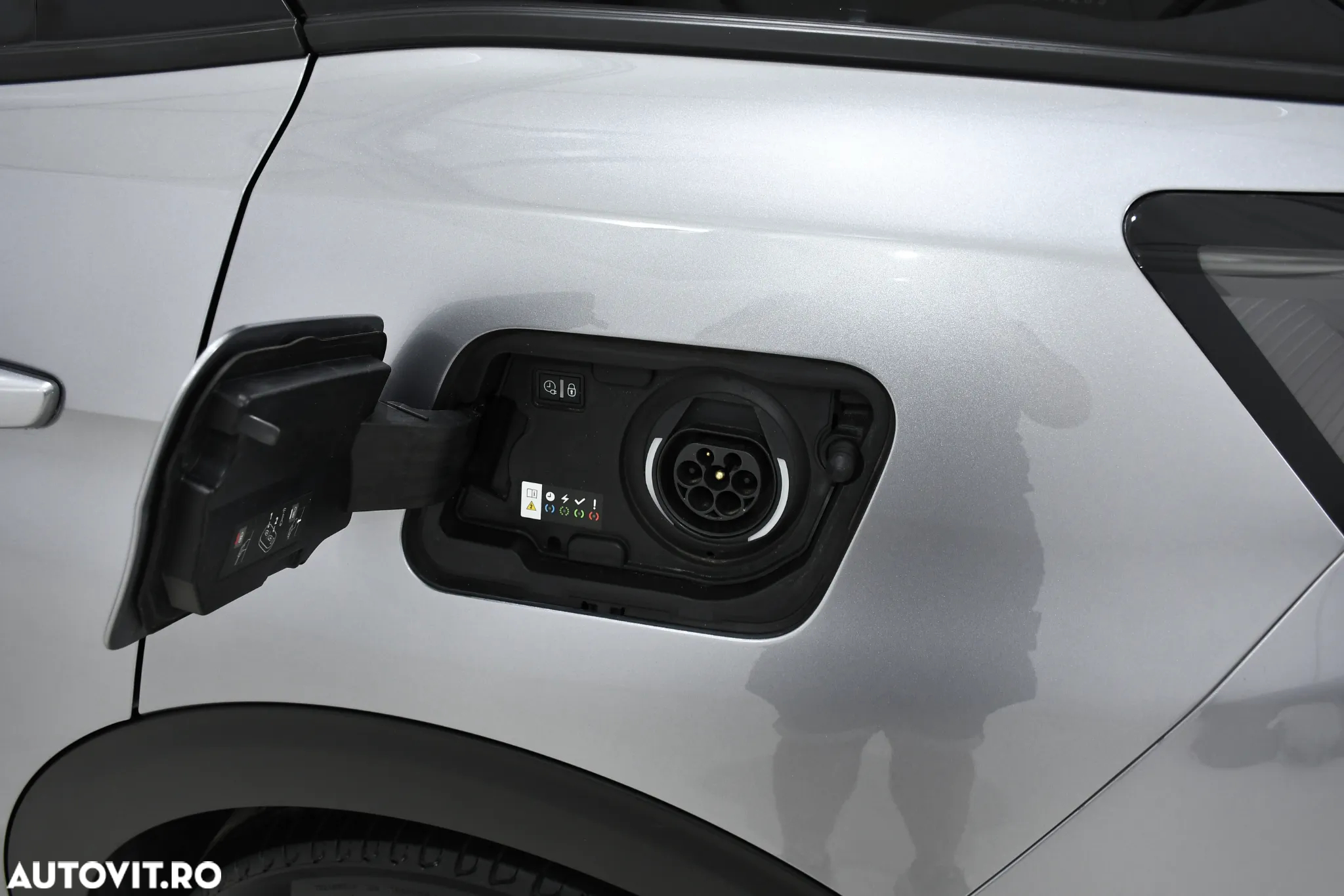Peugeot 3008 PHEV EAT8 Allure - 32