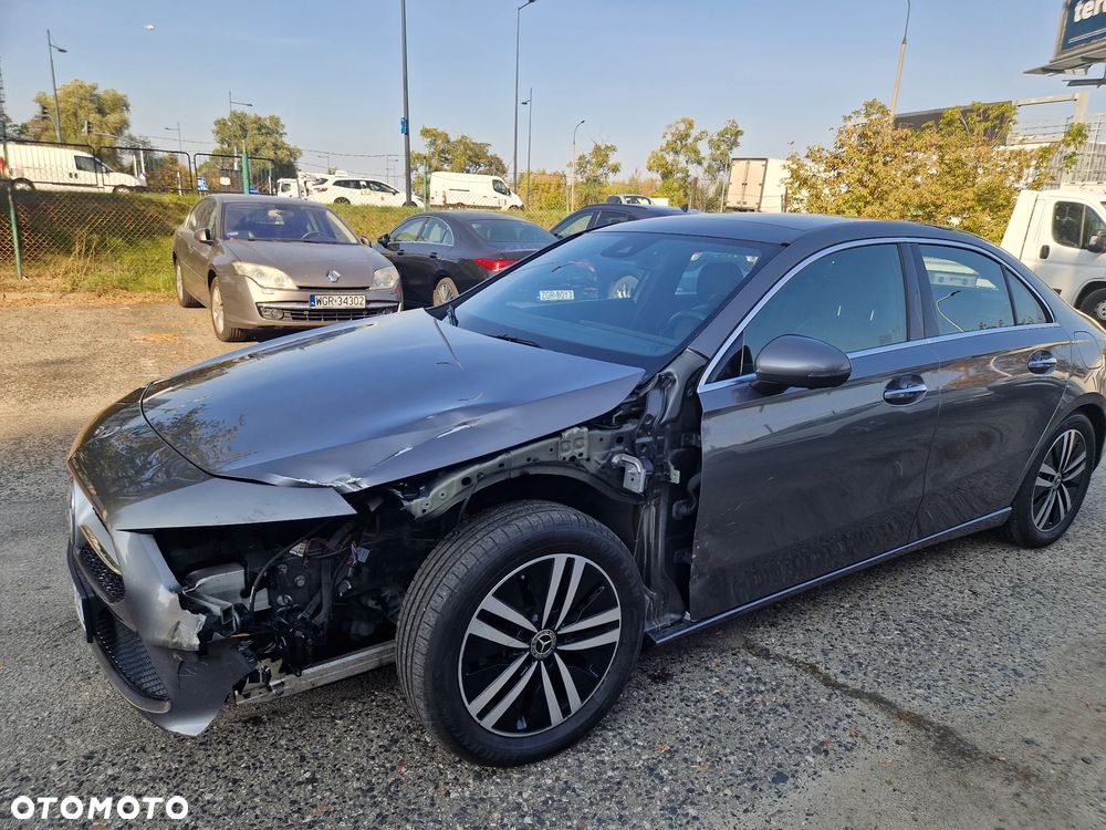Mercedes-Benz Klasa A 180 Progressive 7G-DCT - 4