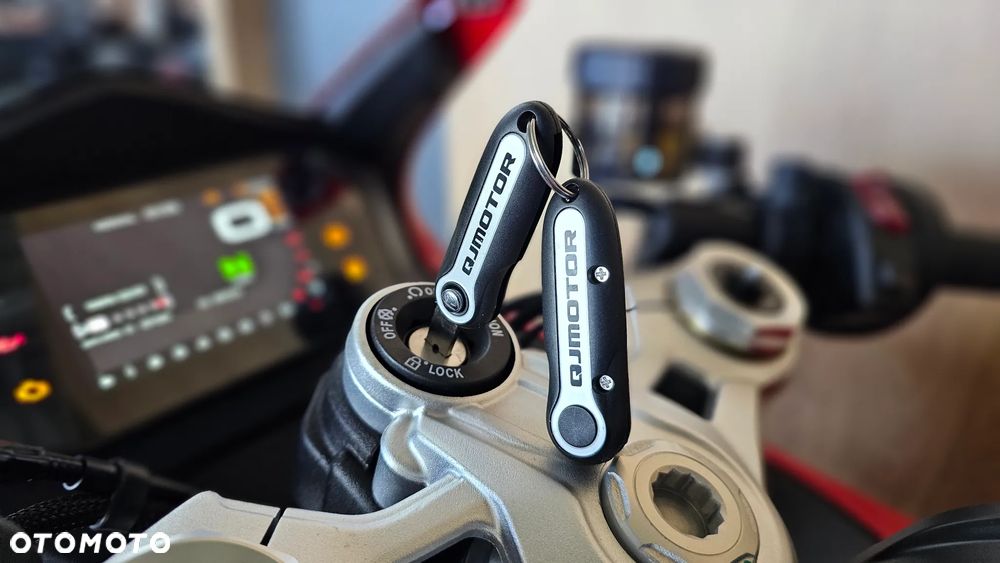 QJMOTOR SRK 800RR - 27