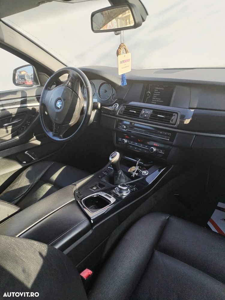 BMW Seria 5 520d Touring - 8