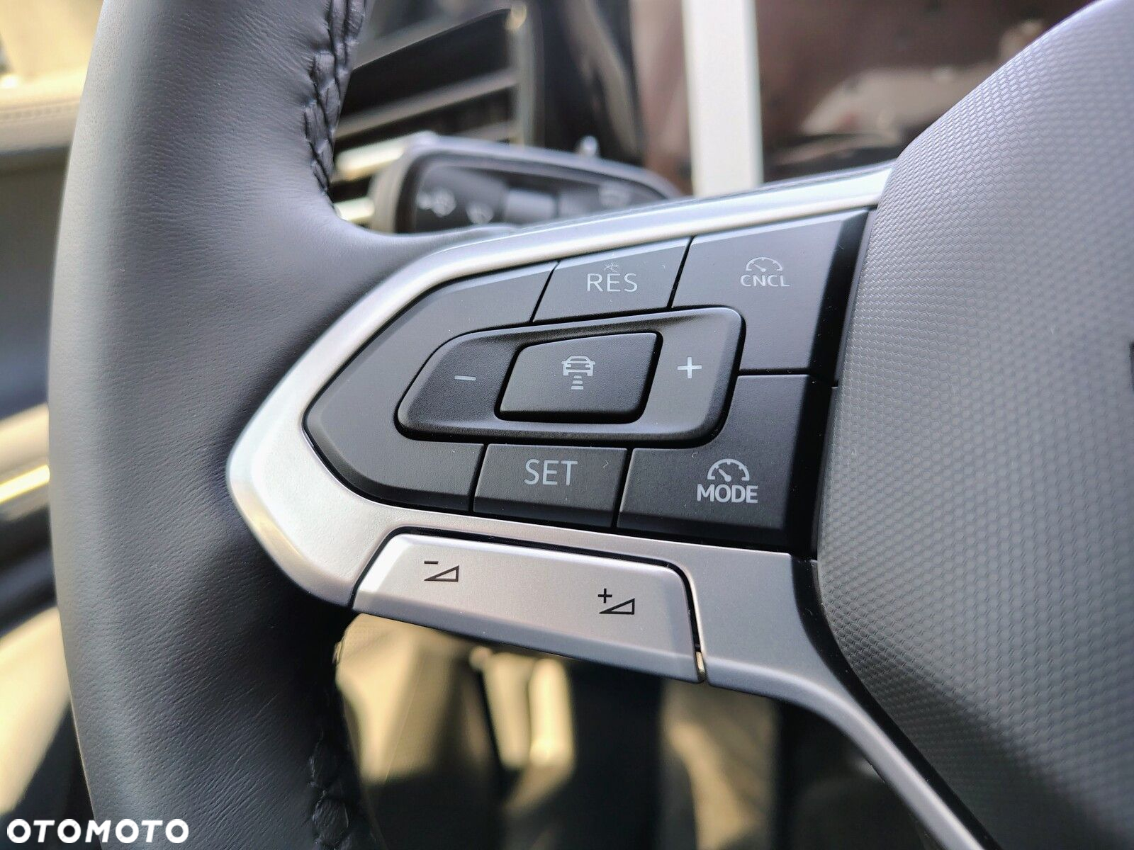 Volkswagen Passat - 16