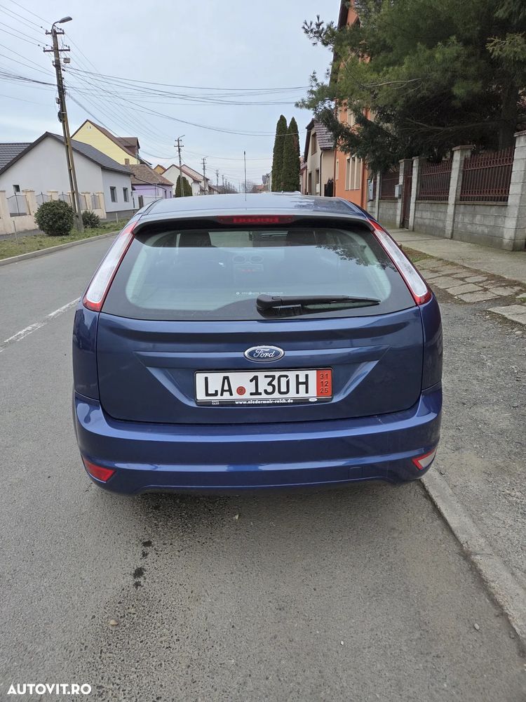 Ford Focus 1.6i 16V Trend - 4