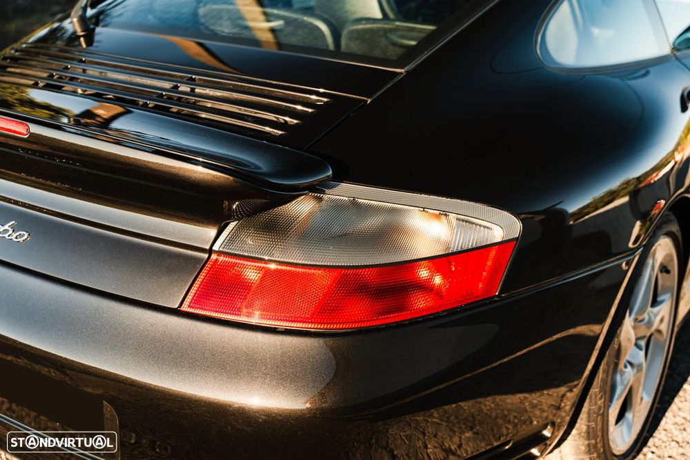 Porsche 911 (996) Turbo - 10