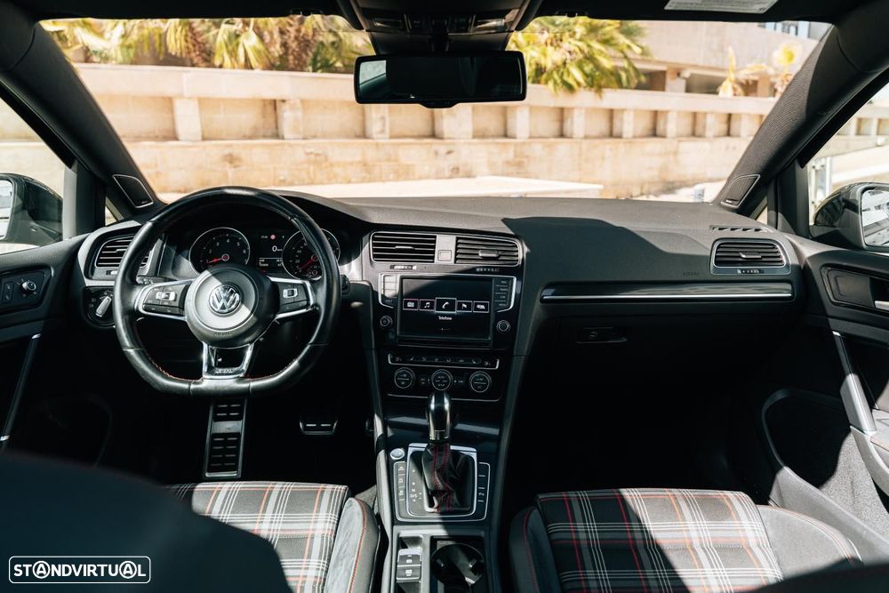 VW Golf 2.0 TSi GTi DSG Performance - 21