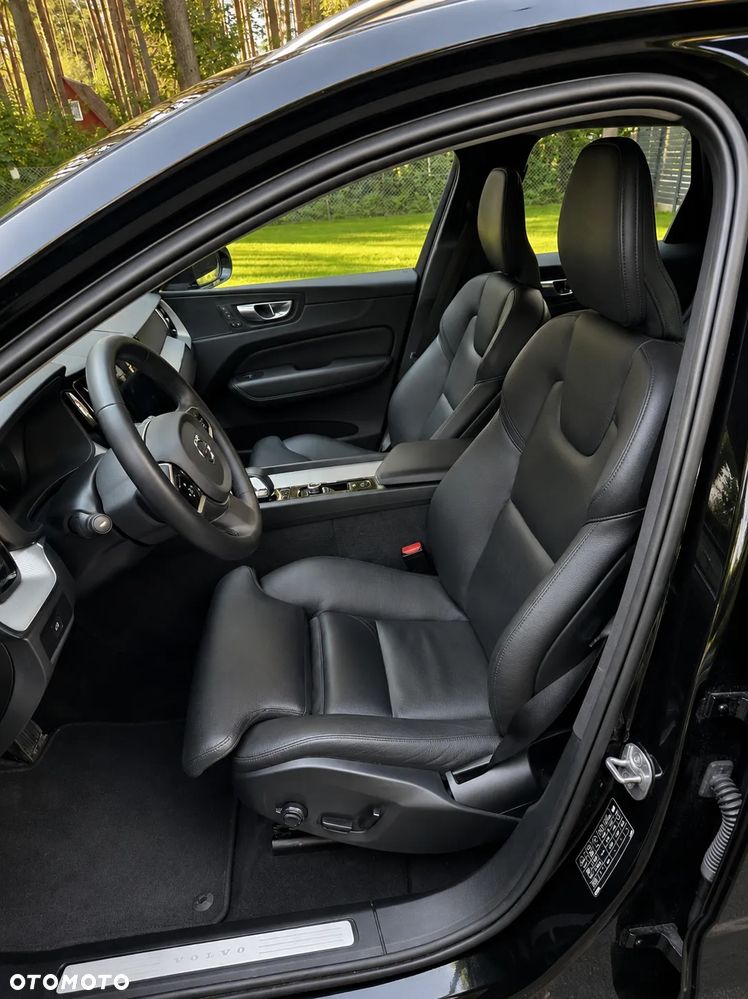 Volvo XC 60 B4 D AWD Plus Bright - 11