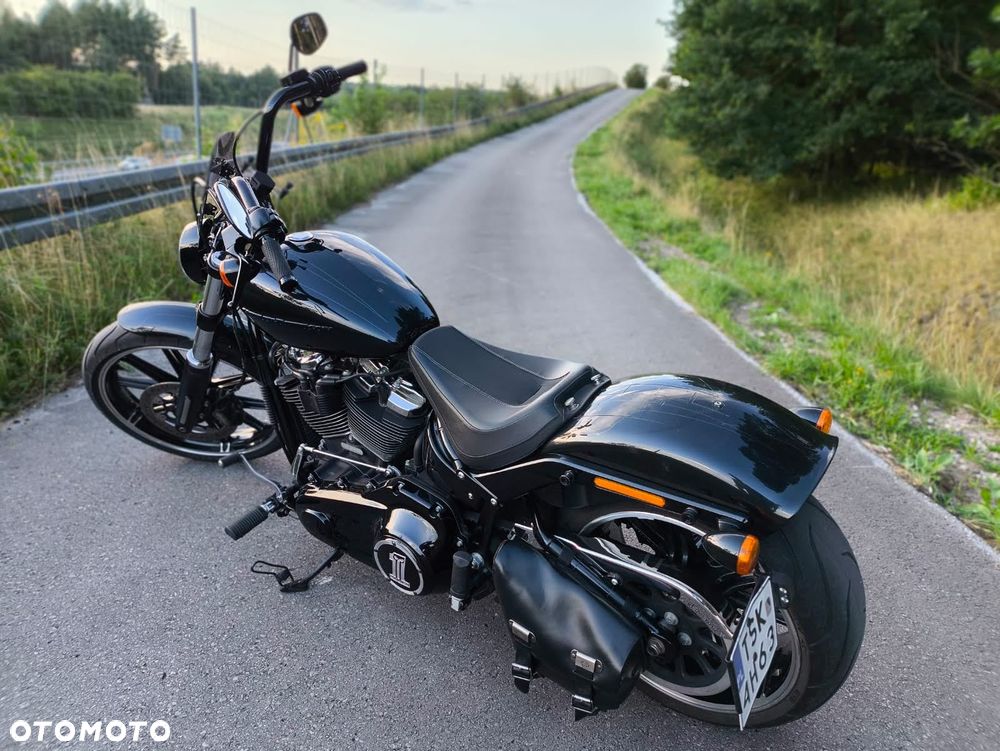 Harley-Davidson Softail Breakout - 15