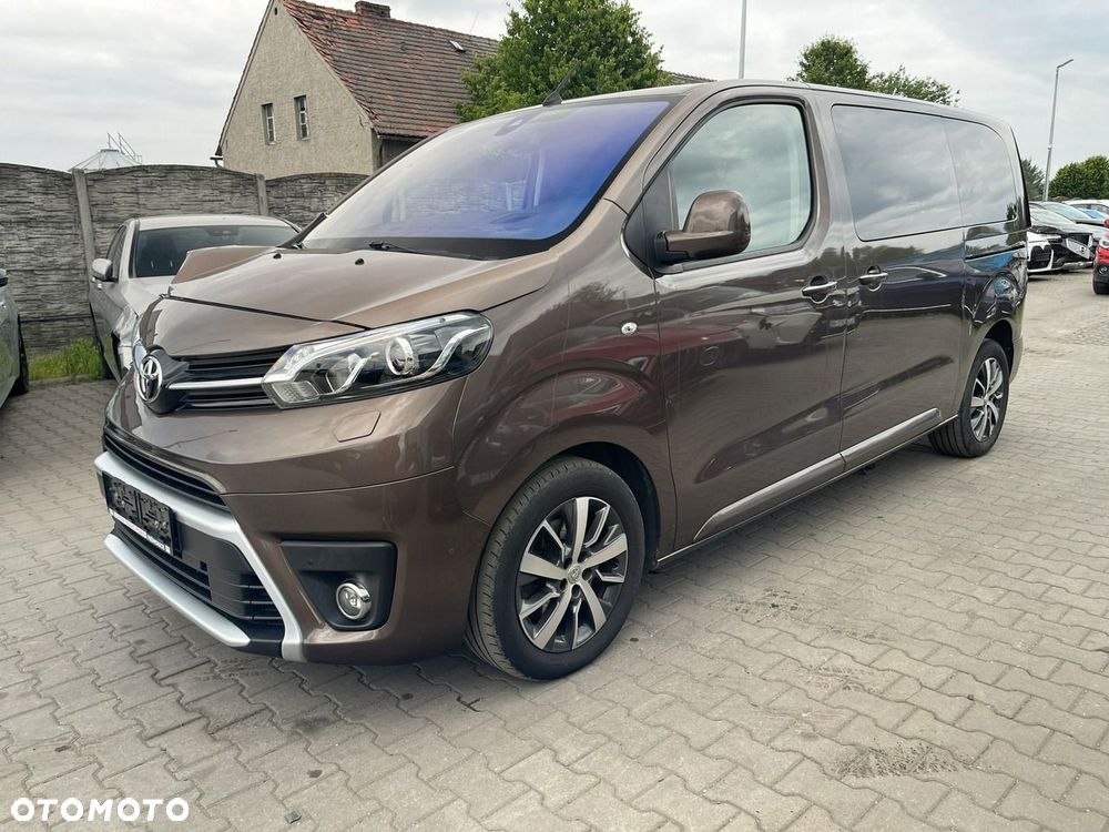 Toyota Proace Verso 2,0-l-D-4D (5-Si.) Autm Family compact - 2