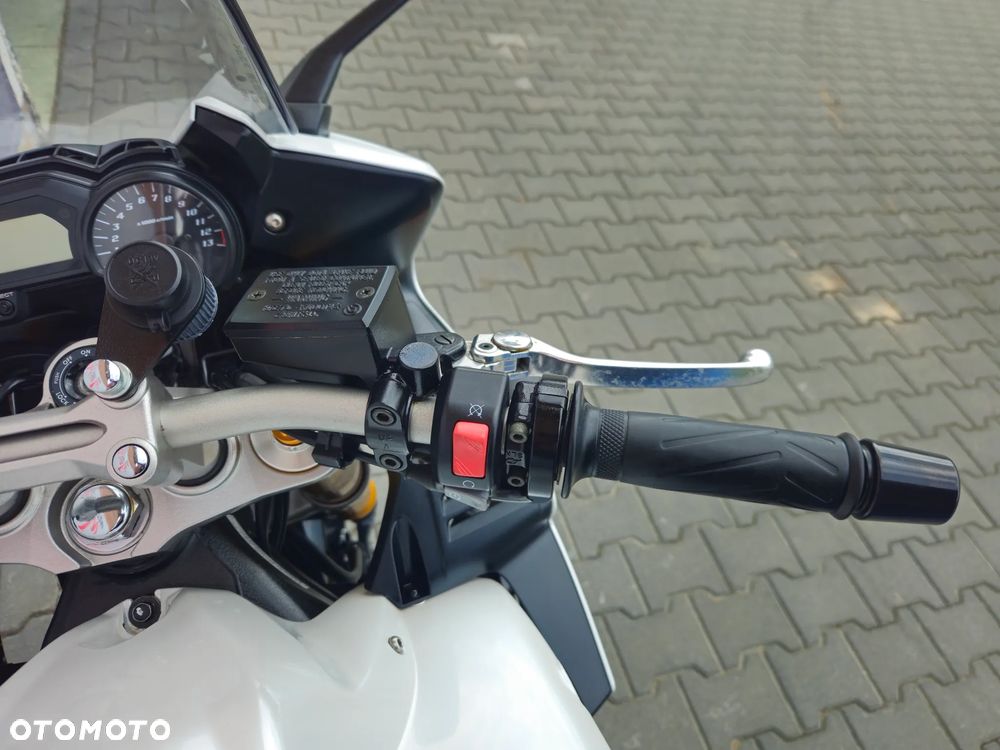 Yamaha FZ - 21