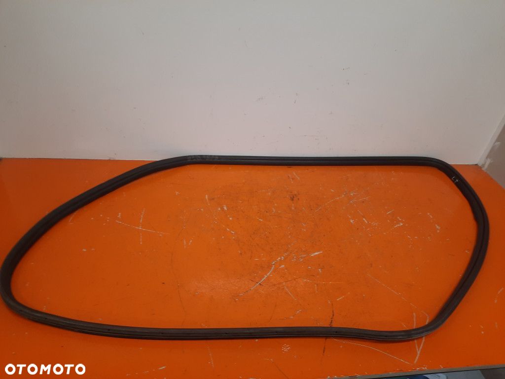 FIAT GRANDE PUNTO III 05-10 USZCZELKA DRZWI LEWY PRZÓD 3D  891/B - 1