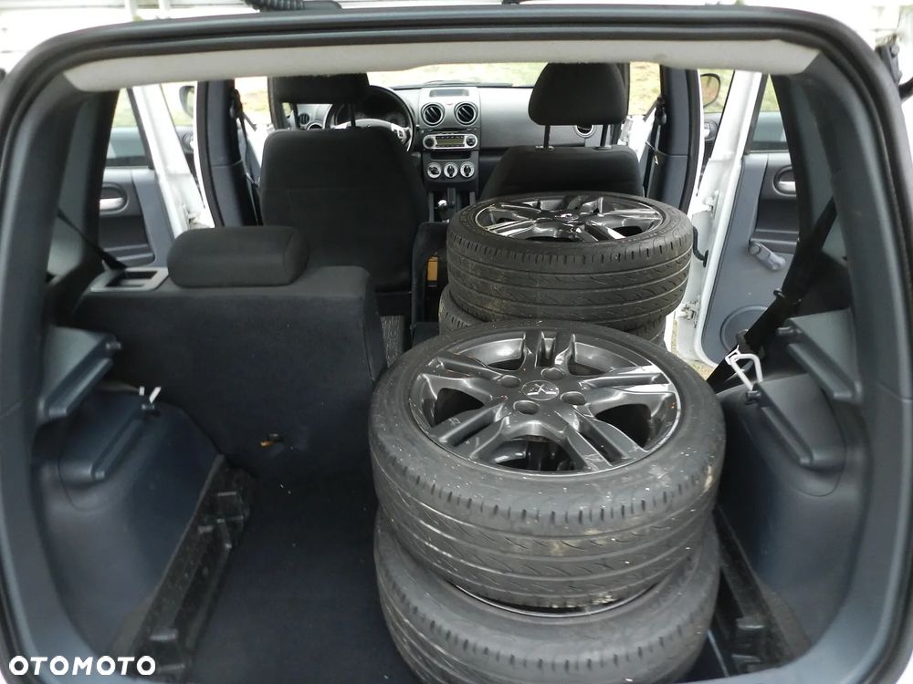 Mitsubishi Colt - 13